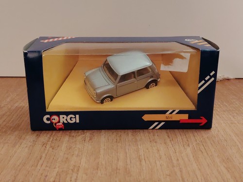 Corgi toys c330 - toys, city