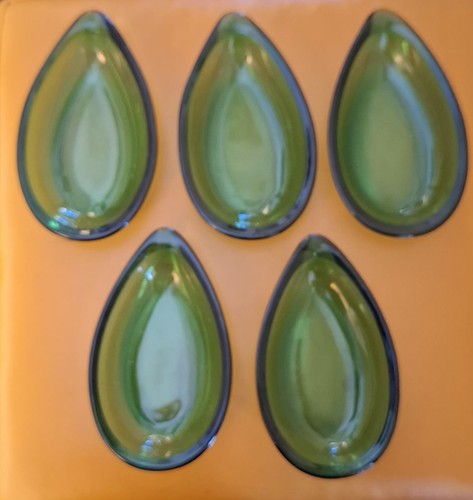 Emerald green mid - green,