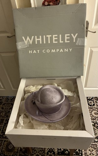 Ladies hat lilac - in, for