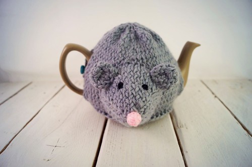 Mouse tea cosy knitted - knitted,