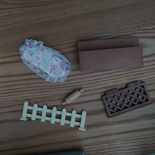 Vintage sylvanian house - sylvanian,