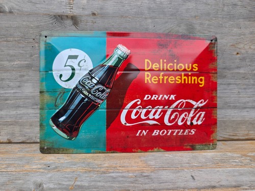 Coca cola delicious refreshing - cola,