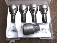 Genuine Renault Locking Wheel Nut Set Clio Megan