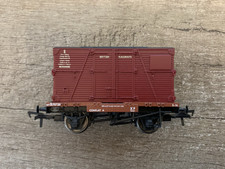 Bachmann 37-951D OO Gauge Conflat Wagon with BD Container Crimson Boxed