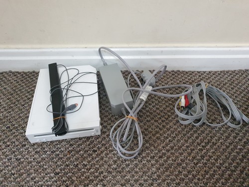 Nintendo wii console - console, white