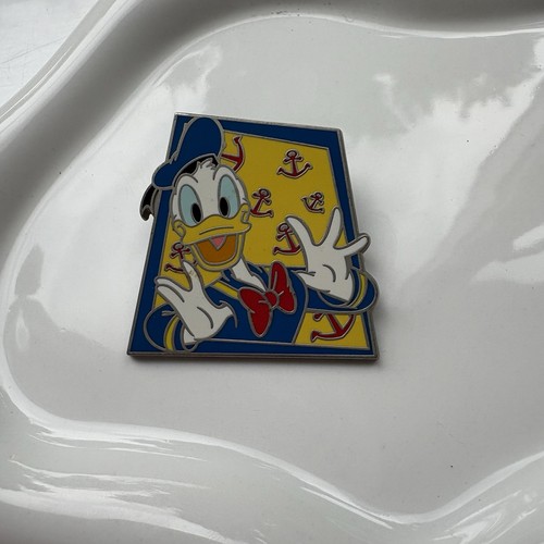 Disney donald duck pin - donald, mickey