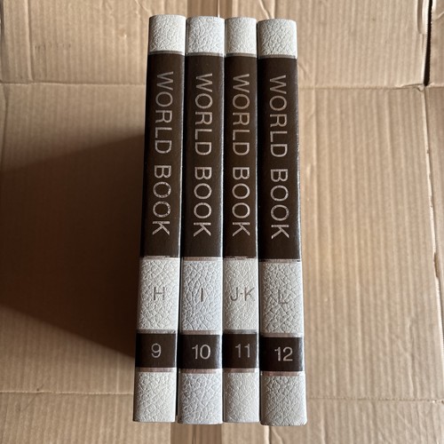 Vintage 1977 the world book - the,