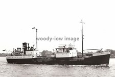 cc0694 - F T Everard Coastal