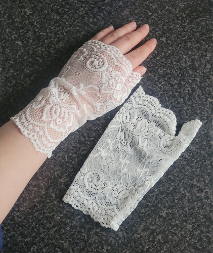 Bnwt white lace evening gloves - white,