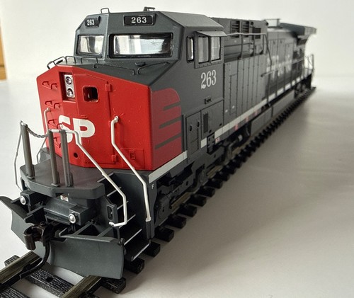 Athearn ac4400 locomotive - athearn,