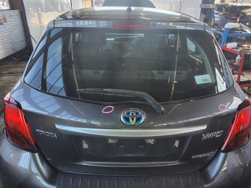 Tailgate boot toyota yaris mk3 - boot,