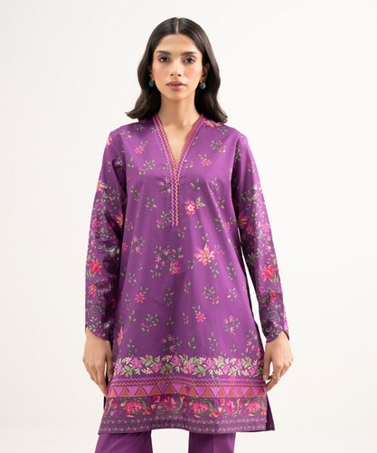 Piece embroidered lawn - -,