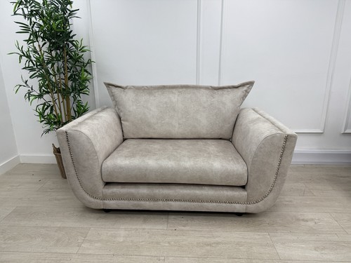 Dfs lavencia cuddle - cuddle, in