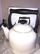 Le Creuset Kettle,meringue