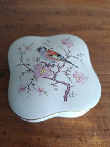Vintage ibis porcelain lidded - vintage,