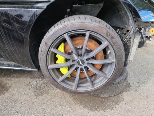Aston martin db11 amr - martin,