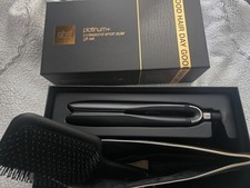 ghd Platinum+ Styler gift set