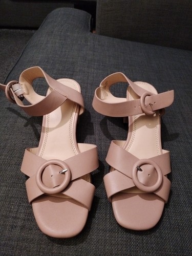 Ladies tan shoes size 5 - size,