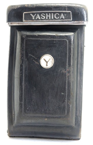 Vintage yashica tlr black - yashica,