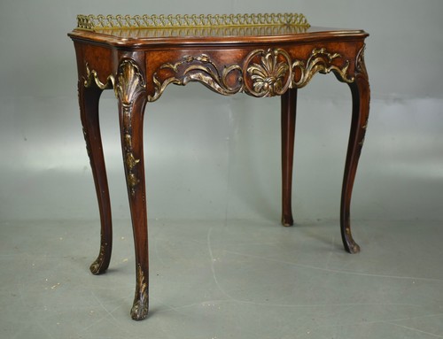 19th century walnut - , serpentine