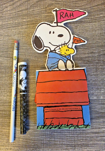 Peanuts snoopy dog - peanuts,