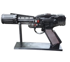Battlestar Galactica Colonial Model – Sci‑Fi Display Piece for Shelf or Costume