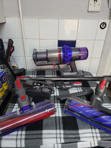 Genuine dyson v15 - genuine, animal