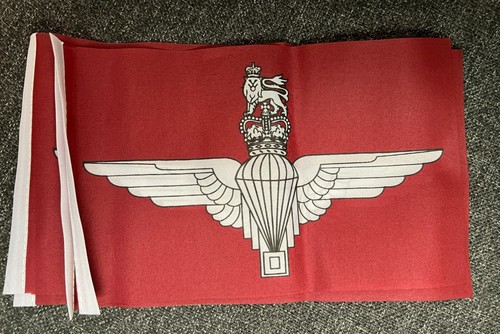 Parachute regiment british - parachute,