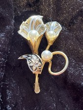 Vintage DAMASCENE Flower Brooch-With Pearl-Pretty Lily Pin-FREE UK POSTAGE