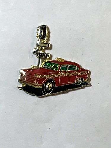 Pin car gold - pin, red