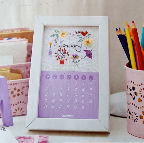 Monthly motif calendar cross - monthly,
