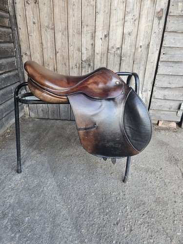 Hastilow jump saddle - 17.5,