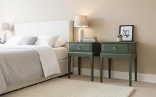 Stag Minstrel Bedsides, Leggy