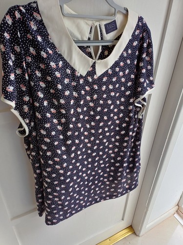 Ladies top size 22 - m&s,