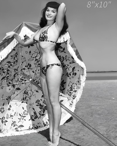 Rare bettie page 8x10 photo - bettie,