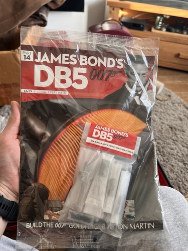 Eaglemoss build your - your, james