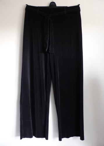 Avon size 16 pleated - size, 14