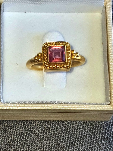 Gold ruby ring - ruby, pre