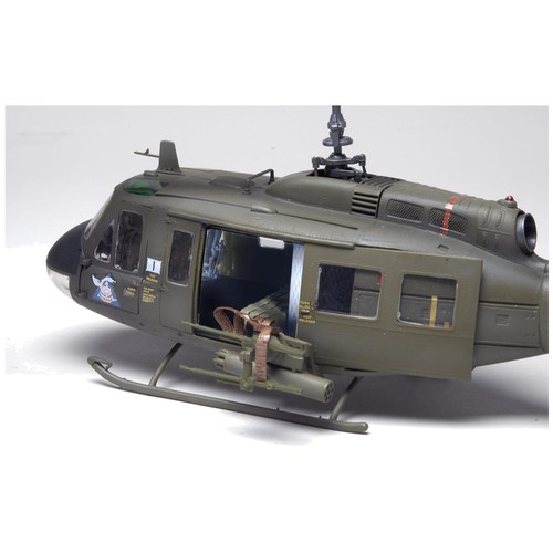 Detailed huey gunship - detailed,