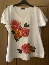 BNWOT Butler & Wilson Extra Large V Neck Short Sleeve White/ Floral T-shirt