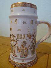 Fathi Mahmoud pale pink