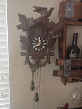 VINTAGE CUCKOO CLOCK WORKING DEEP CARVED WOOD LARGE DETAILED BIRD.........WORKNG