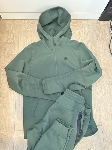 Nike tech fleece old season - tech,