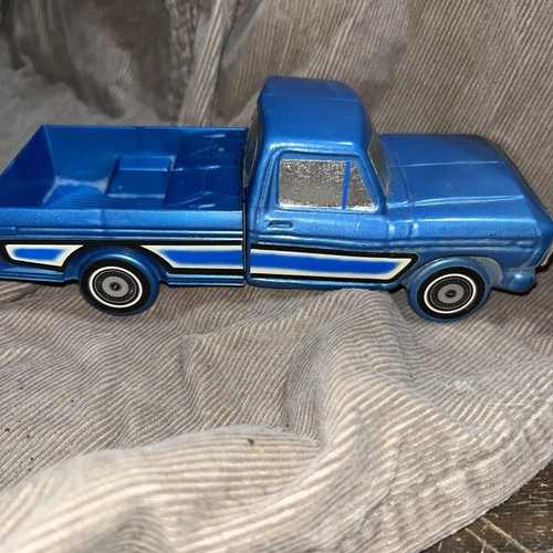 Vintage car avon bottle 1973 - avon,