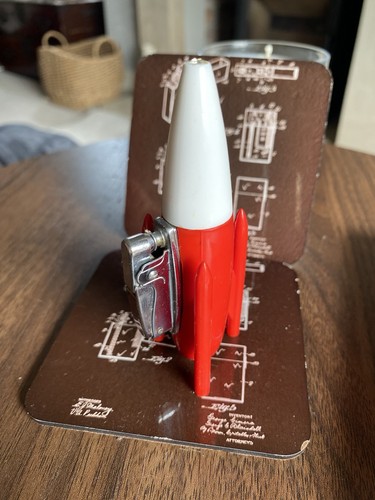 Oriental rocket lighter - rocket, 🚀
