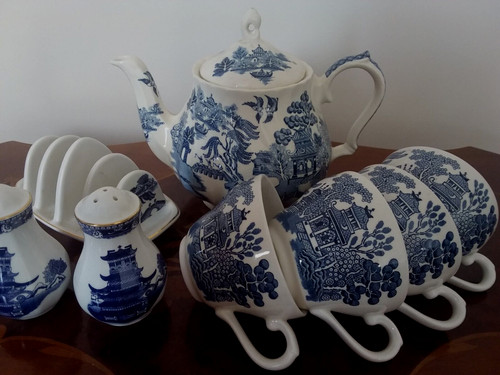 Blue willow sadler teapot cups - blue,