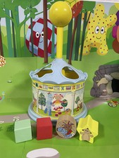 In The Night Garden Carousel Spinning Shape Sorter Vintage 2007 missing Triangle