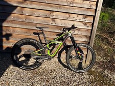 Enduro mountain bike, Specialized carbon frame, green and black.