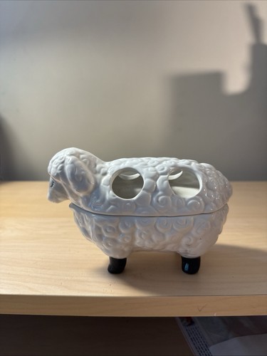 Vintage white sheep farmhouse - vintage,