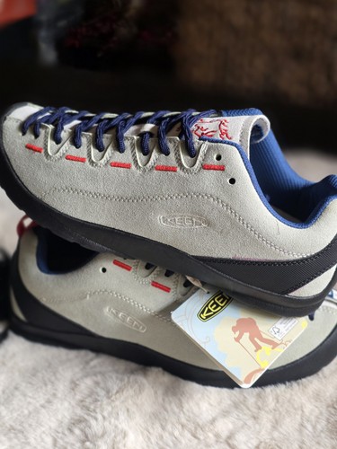 Keen women walkingl hiking - keen,